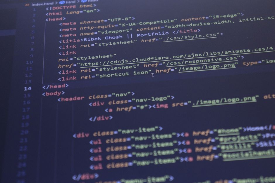 HTML i CSS kod na monitoru programera